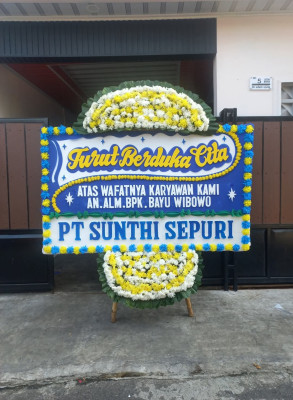 Papan Bunga Duka di Pulau Dullah Utara
